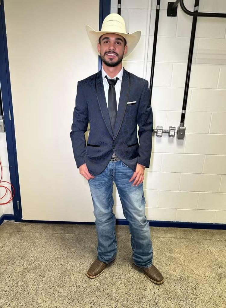 BBB 25: João Gabriel posa com look para final BBB 25: João Gabriel posa com look para final