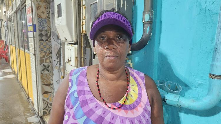 Claudia Corrêa, 51, é uma das vendedoras ambulantes que dormem nas ruas de Salvador