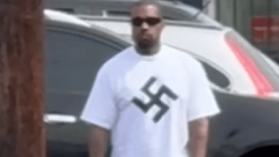 Kanye West foi fotografado usando camiseta com suástica em Los Angeles