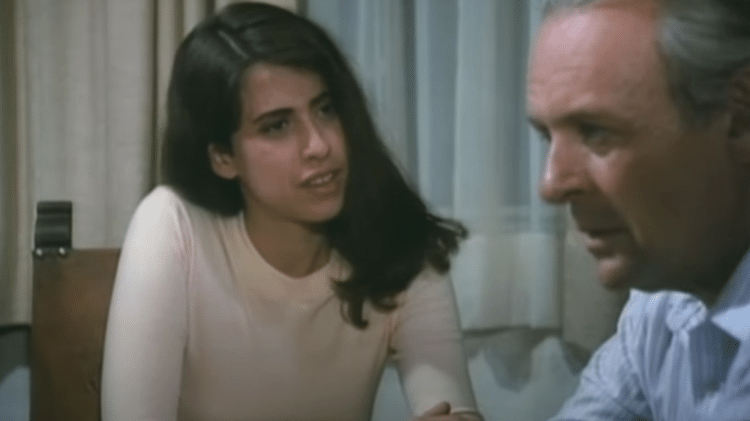 Fernanda Torres e Anthony Hopkins em cena de "A Guerra de um Homem"