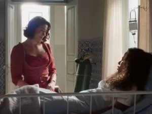 Após parar no hospital, Beatriz tem momento emocionante com mãe biológica