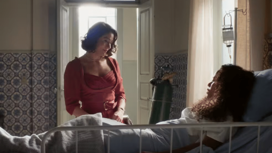 Clarice (Carol Castro) e Beatriz (Duda Santos) em "Garota do Momento" - Divulgação/Globo