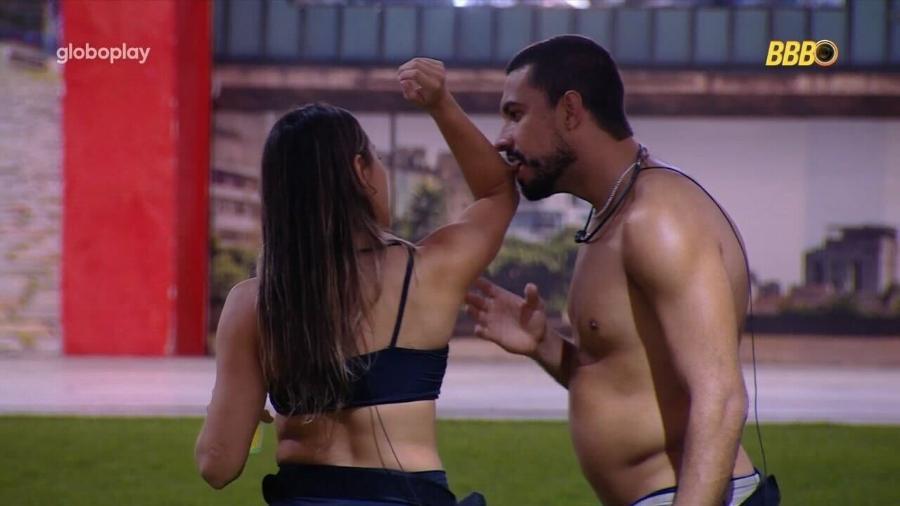 BBB 25: Maike morde Renata - Reprodução/Globoplay