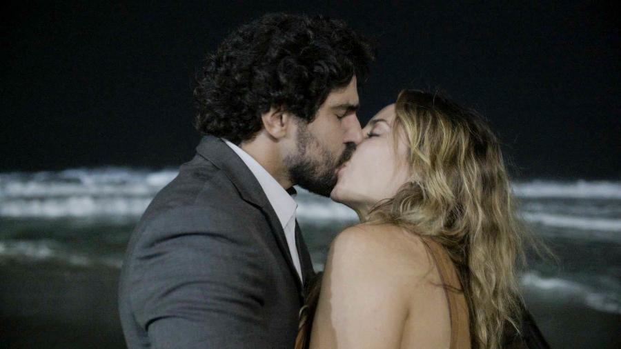 Ivan (Renato Góes) e Heleninha (Paolla Oliveira) em "Vale Tudo" - Divulgação/Globo