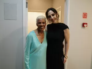 Cantora LARA participa do show de Dionne Warwick em São Paulo