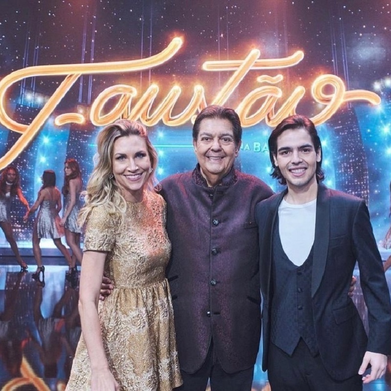 Quem apresenta o programa depois de Faustão na banda?