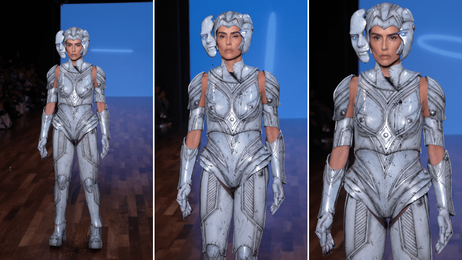 Deborah Secco desfilou com look futurístico e impactante no SPFW Deborah Secco desfilou com look futurístico e impactante no SPFW