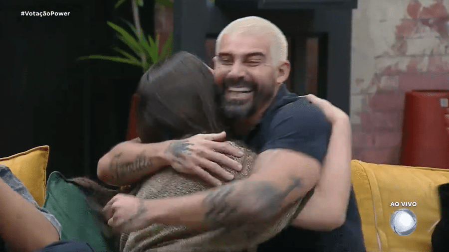 Power Couple 7: Carol e Radamés são novo Casal Power Power Couple 7: Carol e Radamés são novo Casal Power