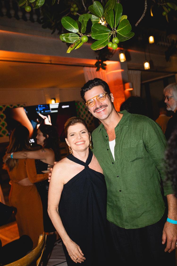 Débora Bloch e Leandro Lima na festa de "Vale Tudo" (Globo) no Copacabana Palace Débora Bloch e Leandro Lima na festa de "Vale Tudo" (Globo) no Copacabana Palace