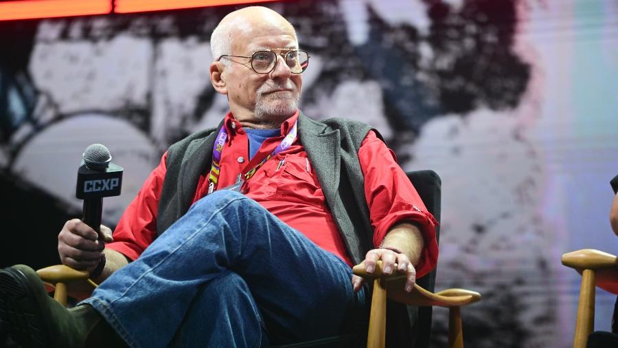 Chris Claremont, quadrinista do universo X-Men, participa de painel na CCXP 24 