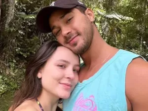 Marido de Larissa Manoela se manifesta após ser cutucado por Thiago Fragoso