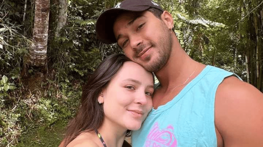 Larissa Manoela e André Luiz Frambach fazem 'mini lua de mel'