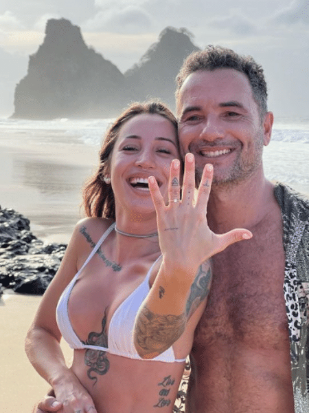 Jessica Correia e Marco Luque ficaram noivos em Noronha