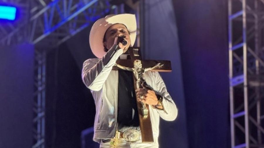 'Padre sertanejo' vai receber cachê milionário pelo São João da Bahia 'Padre sertanejo' vai receber cachê milionário pelo São João da Bahia
