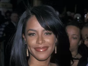 Morta em queda de avião, Aaliyah é ligada a teoria da conspiração com Diddy