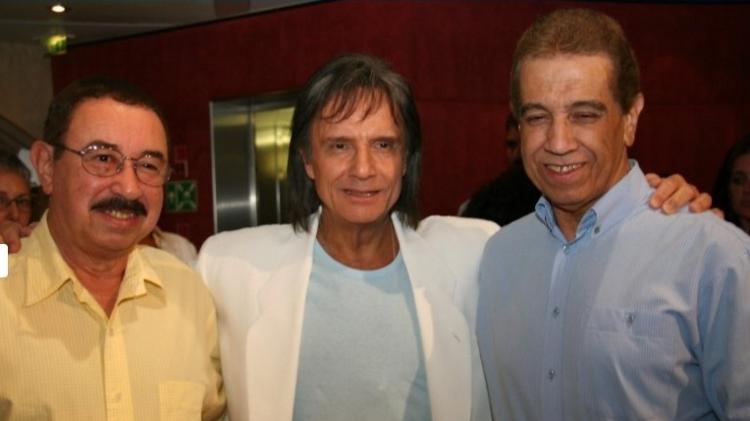 Roberto Carlos ao lado dos irmãos Carlos Alberto e Lauro Roberto Carlos ao lado dos irmãos Carlos Alberto e Lauro