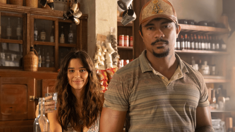 Mariana (Theresa Fonseca) e Damião (Xamã) em 'Renascer'