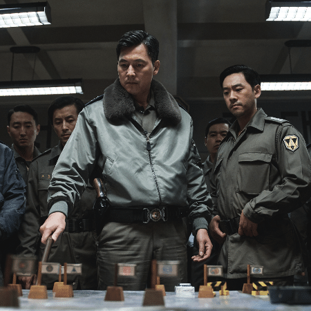 Cena do filme sul-coreano "12.12", ele representa o país no Oscar 2024