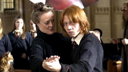 Maggie Smith e Rupert Grint em 'Harry Potter'