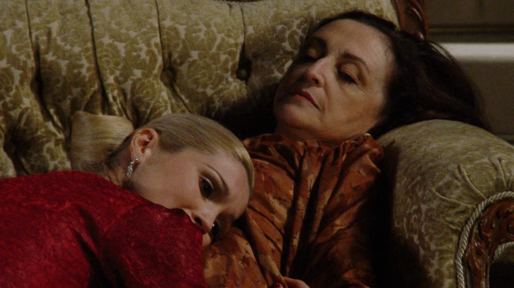 Cristina (Flávia Alessandra) e Débora (Ana Lucia Torre) em 'Alma Gêmea'