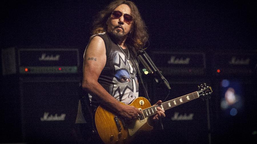 Ace Frehley, guitarrista do KISS, morre aos 74 anos Ace Frehley, guitarrista do KISS, morre aos 74 anos