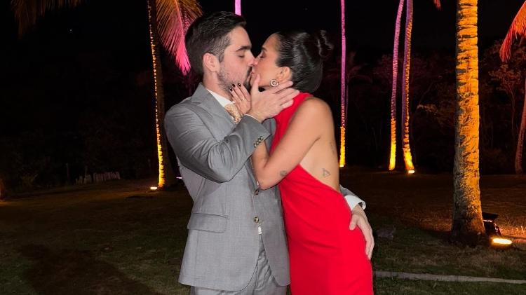 João Silva e Isabella Kherlakian posam juntos João Silva e Isabella Kherlakian posam juntos