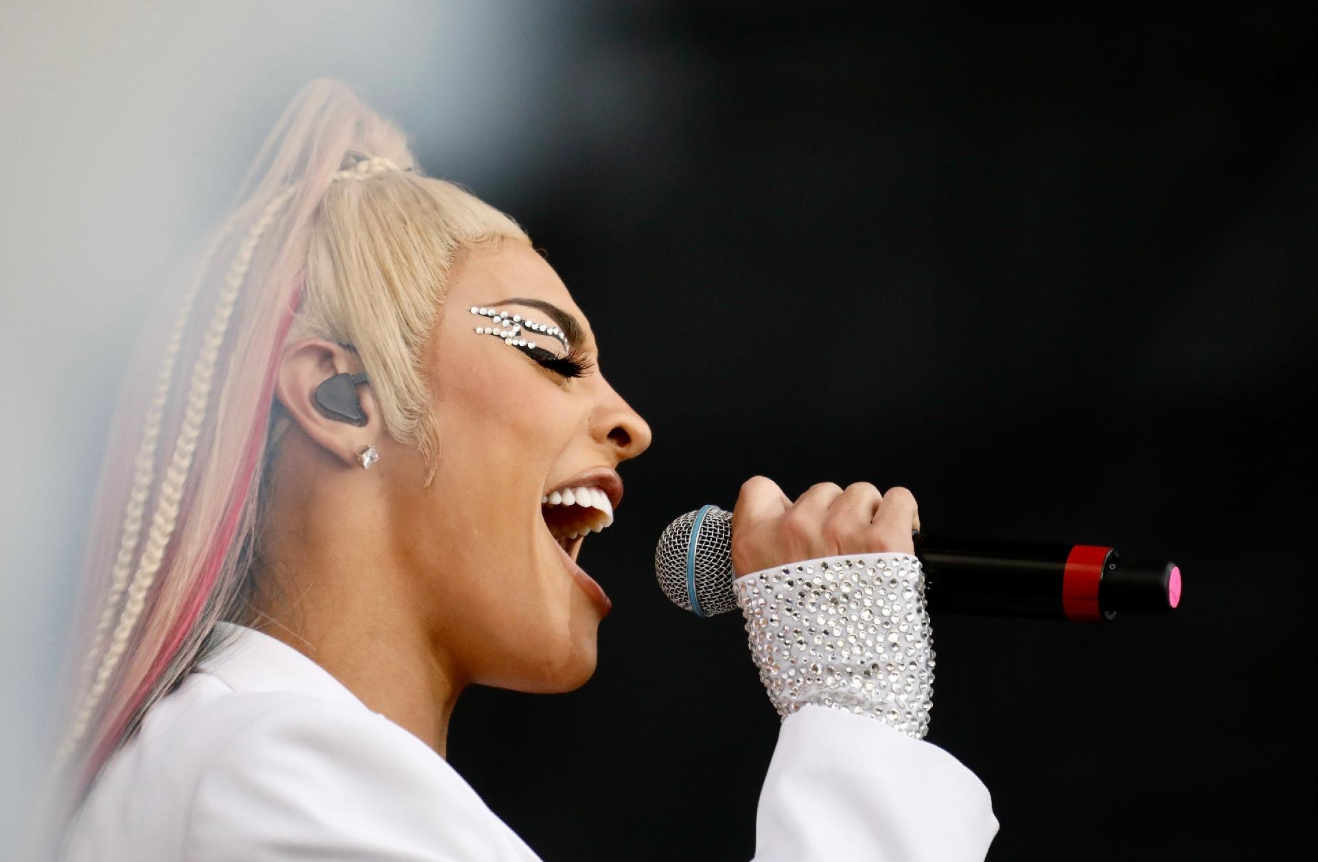 Pabllo Vittar arrastou milhares de pessoas para o Palco Adidas - Mariana Pekin/UOL