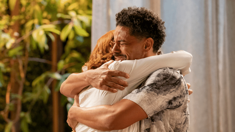 Brenda (Alexandra Richter) e Léo (Paulo Lessa) em 'Família É Tudo'