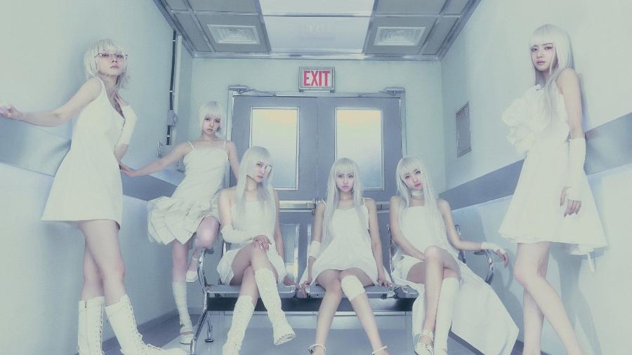 Everglow em imagem promocional do comeback 'Zombie'
