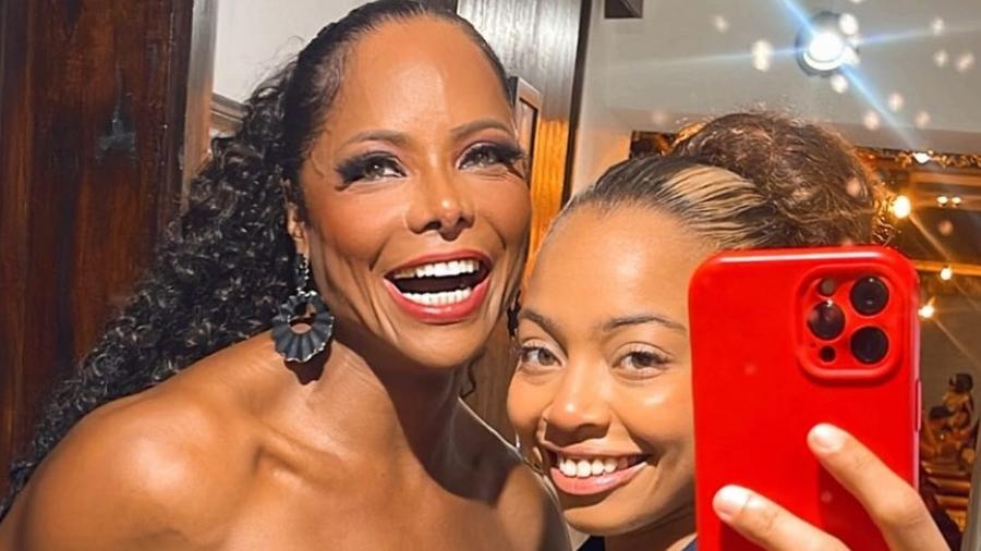 Adriana Bombom e a filha Lily Nobre - Reprodução/Instagram @lilynobree
