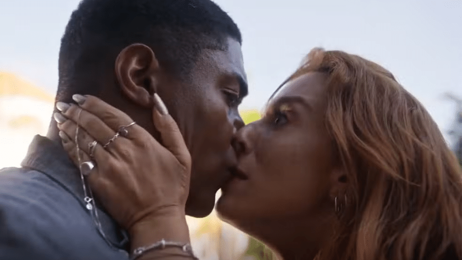 Marlon (Humberto Morais) e Kami (Giovanna Lancellotti) em "Dona de Mim" - Divulgação/Globo