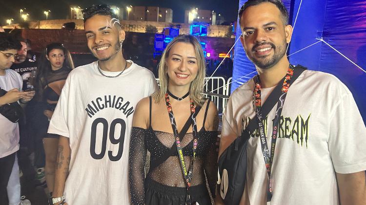 Ricardo, Fernanda e Douglas aproveitam as tatuagens gratuitas e ativações do Só Track Boa 