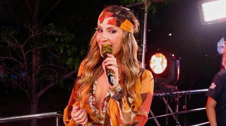 Claudia Leitte foi criticada por mudança em letra de música 