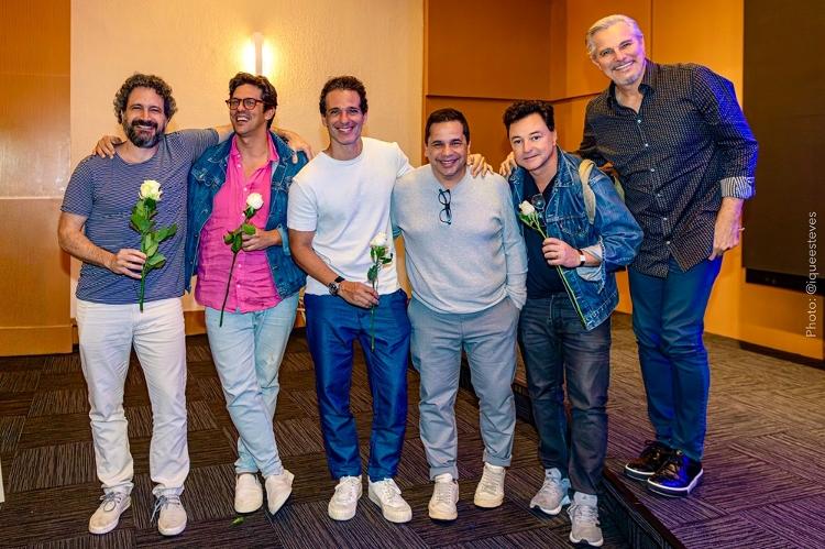 Elenco se encontra em leitura de roteiro de 'Emmanuel'