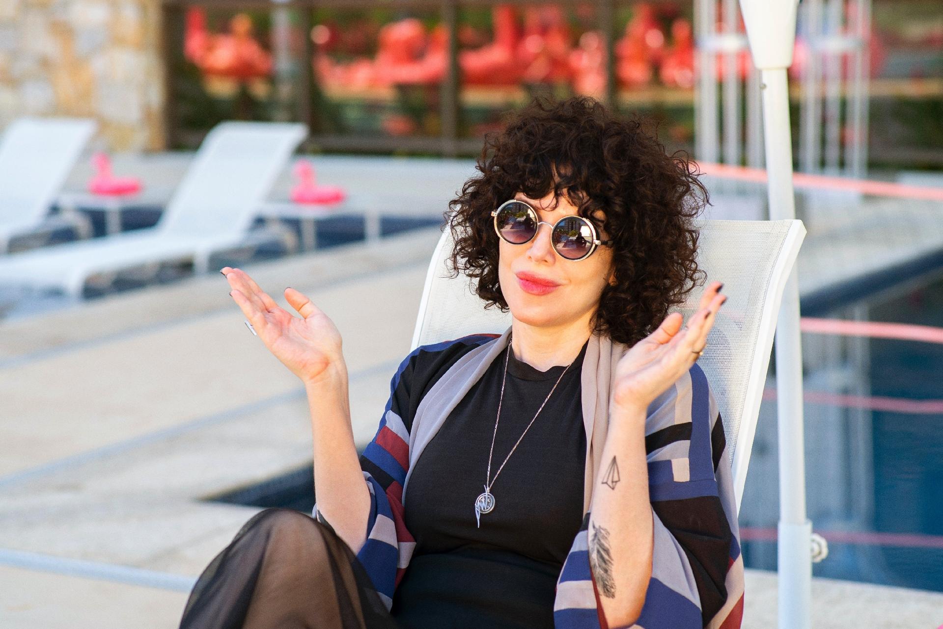 Natalia Klein em 'Maldivas' - Rachel Tanugi/Netflix