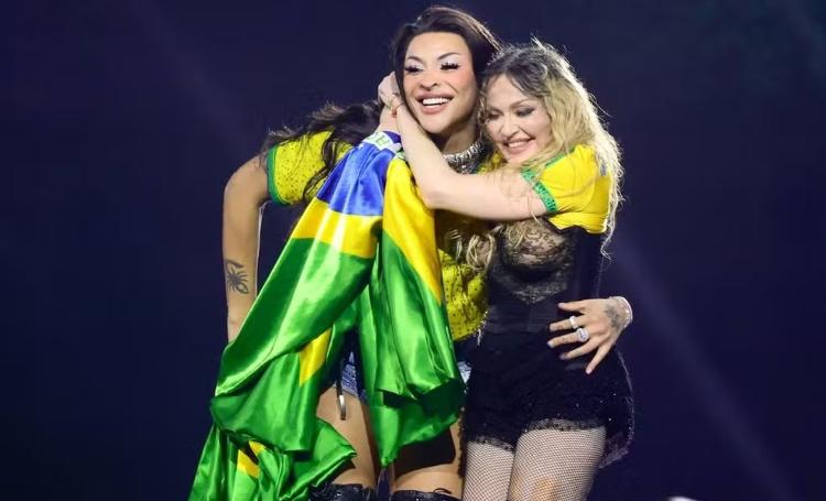 Pabllo Vittar e Madonna durante show no Rio de Janeiro