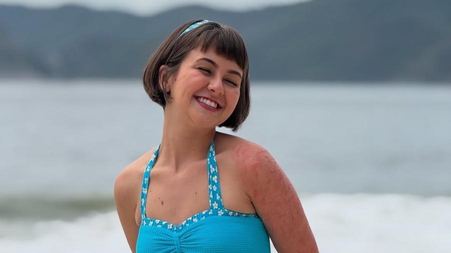 Klara Castanho de biquíni nos bastidores de 'Garota do Momento'
