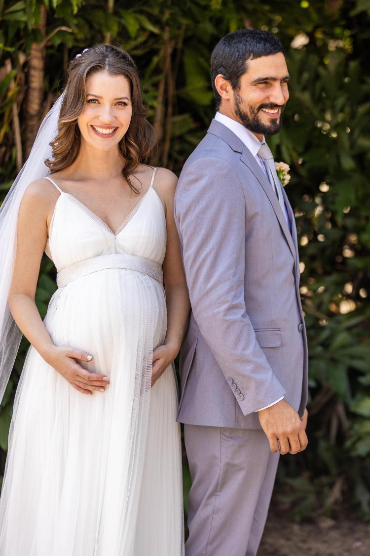 Vênus (Nathalia Dill) e Tom (Renato Góes) se casam em 'Família É Tudo'