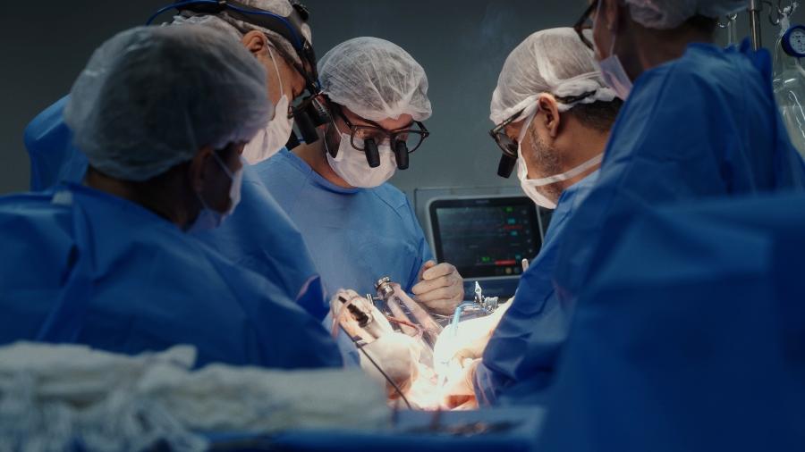 Operação Transplante mostra cirurgias sem censura Operação Transplante mostra cirurgias sem censura
