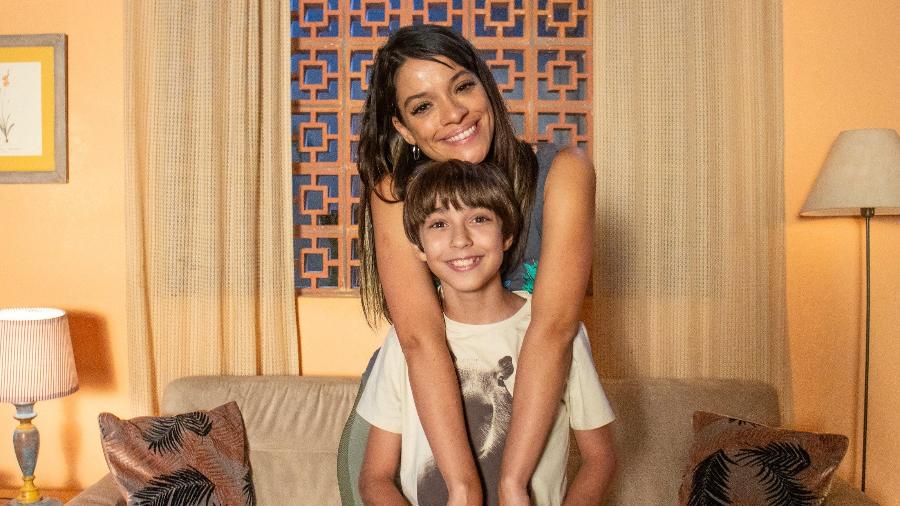 Lucimar (Ingrid Gaigher) decide correr atrás de informações sobre pensão alimentícia para o filho, Jorginho (Rafael Fuchs), em 'Vale Tudo' Lucimar (Ingrid Gaigher) decide correr atrás de informações sobre pensão alimentícia para o filho, Jorginho (Rafael Fuchs), em 'Vale Tudo'