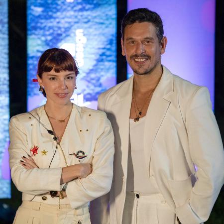 Solange (Alice Wegmann) e Renato (João Vicente de Castro) em "Vale Tudo" - Manoella Mello/Globo