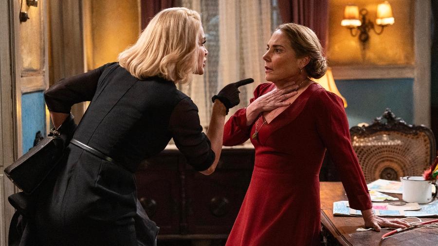 Sandra (Flávia Alessandra) visita Zulma (Heloisa Périssé) na casa dos Anjos em Êta Mundo Melhor! Sandra (Flávia Alessandra) visita Zulma (Heloisa Périssé) na casa dos Anjos em Êta Mundo Melhor!