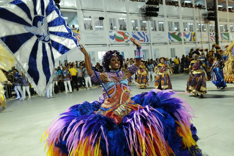 A Portela conta a história da luta negra no Brasil.