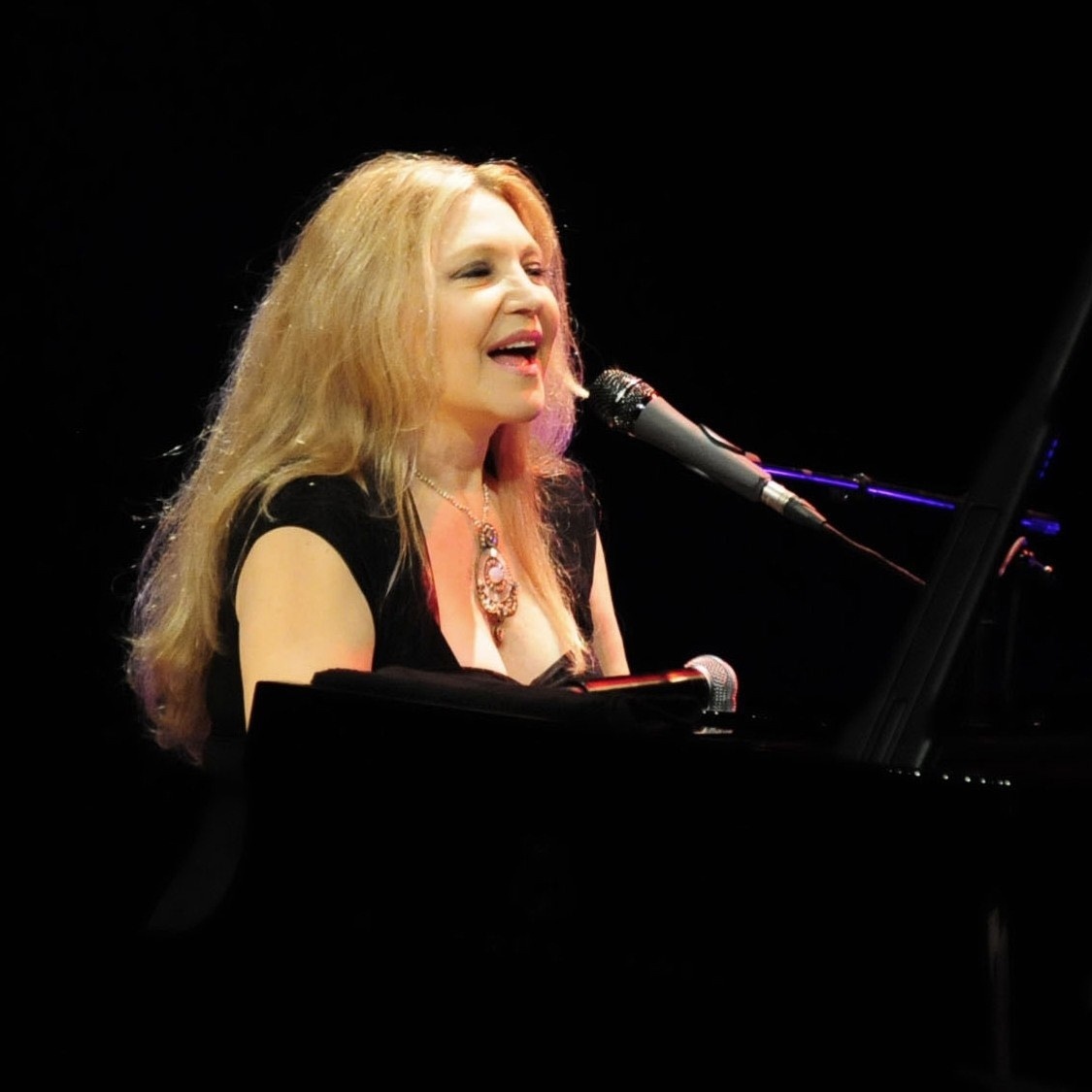 Grammy 2022: pianista brasileira ganha por melhor álbum de jazz latino