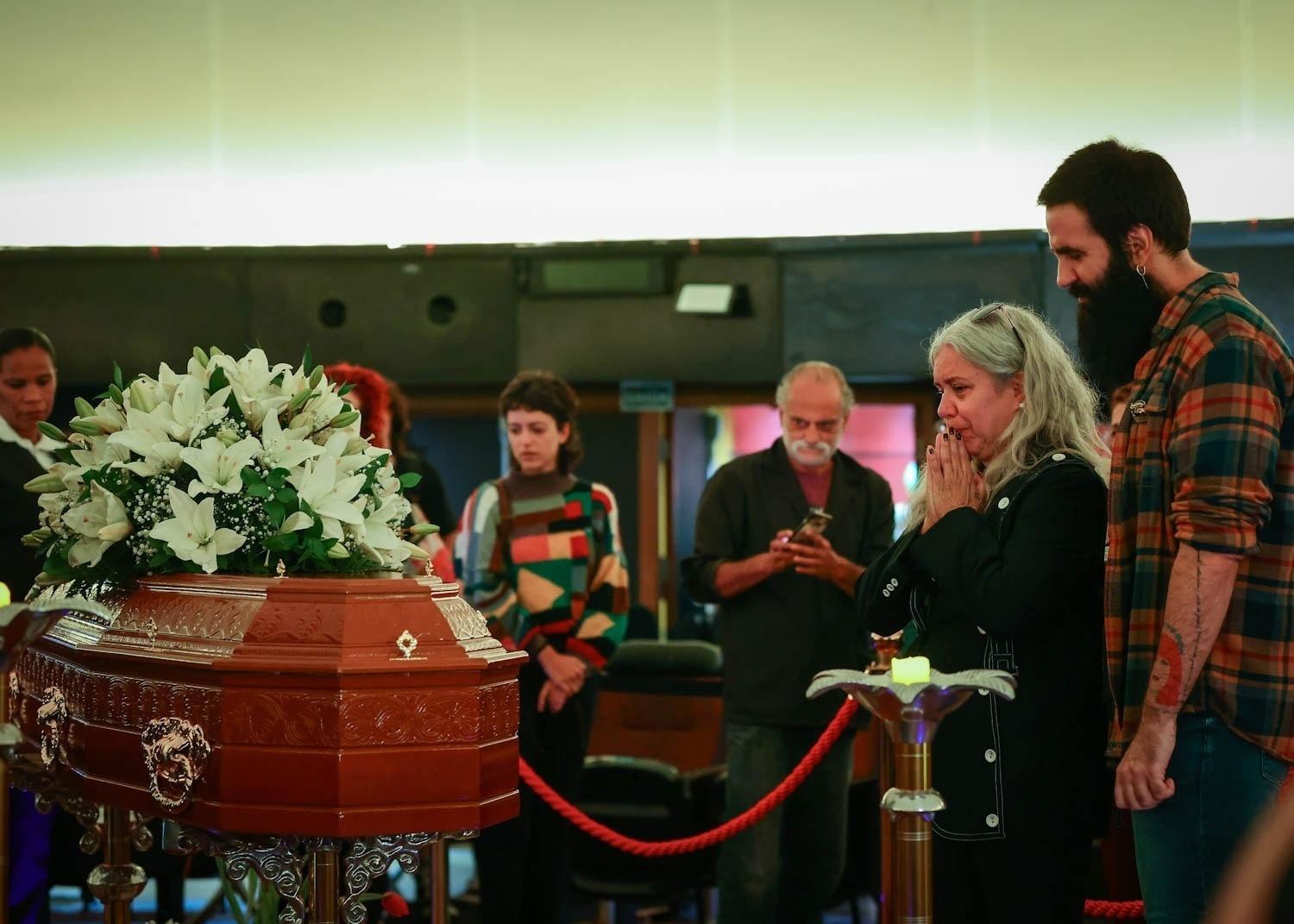 Astrid Fontenelle chora no velório de Rita Lee - Manu Scarpa/BrazilNews