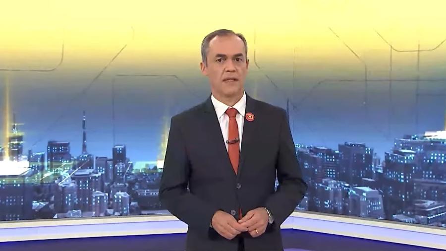 O apresentador Sandro Dalpícolo, do "SBT Notícias Paraná", cometeu gafe ao vivo - Reprodução/SBT