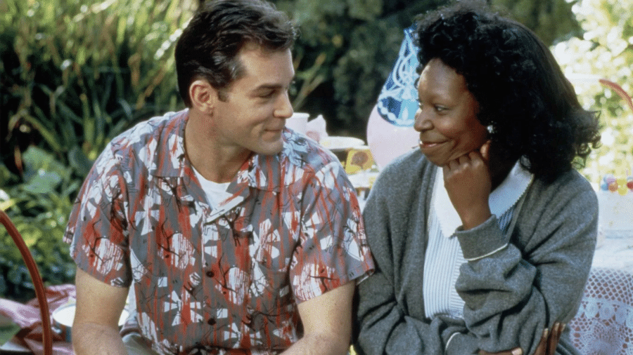 Ray Liotta e Whoopi Goldberg em "Corina, Uma Babá Quase Perfeita" (1994) - Divulgação