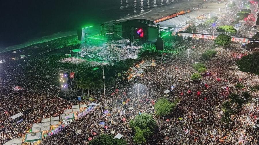 Multidão assistiu a show gratuito da Rainha do Pop no último sábado (4), em Copacabana