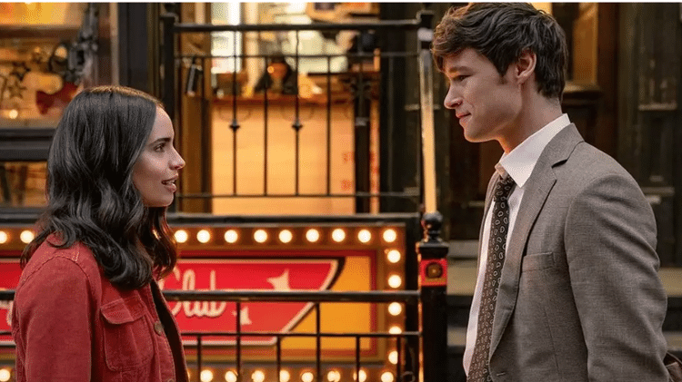 Sofia Carson e Kyle Allen em 'A lista da minha vida'