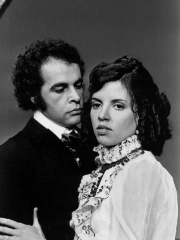 Em 1975, Gilberto Braga trabalhou na adaptação do romance "Helena", de Machado de Assis. A história se passa no Rio de Janeiro, em 1859. - Divulgação